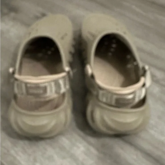 CROCS Echo Clogs - Picture 4 of 6